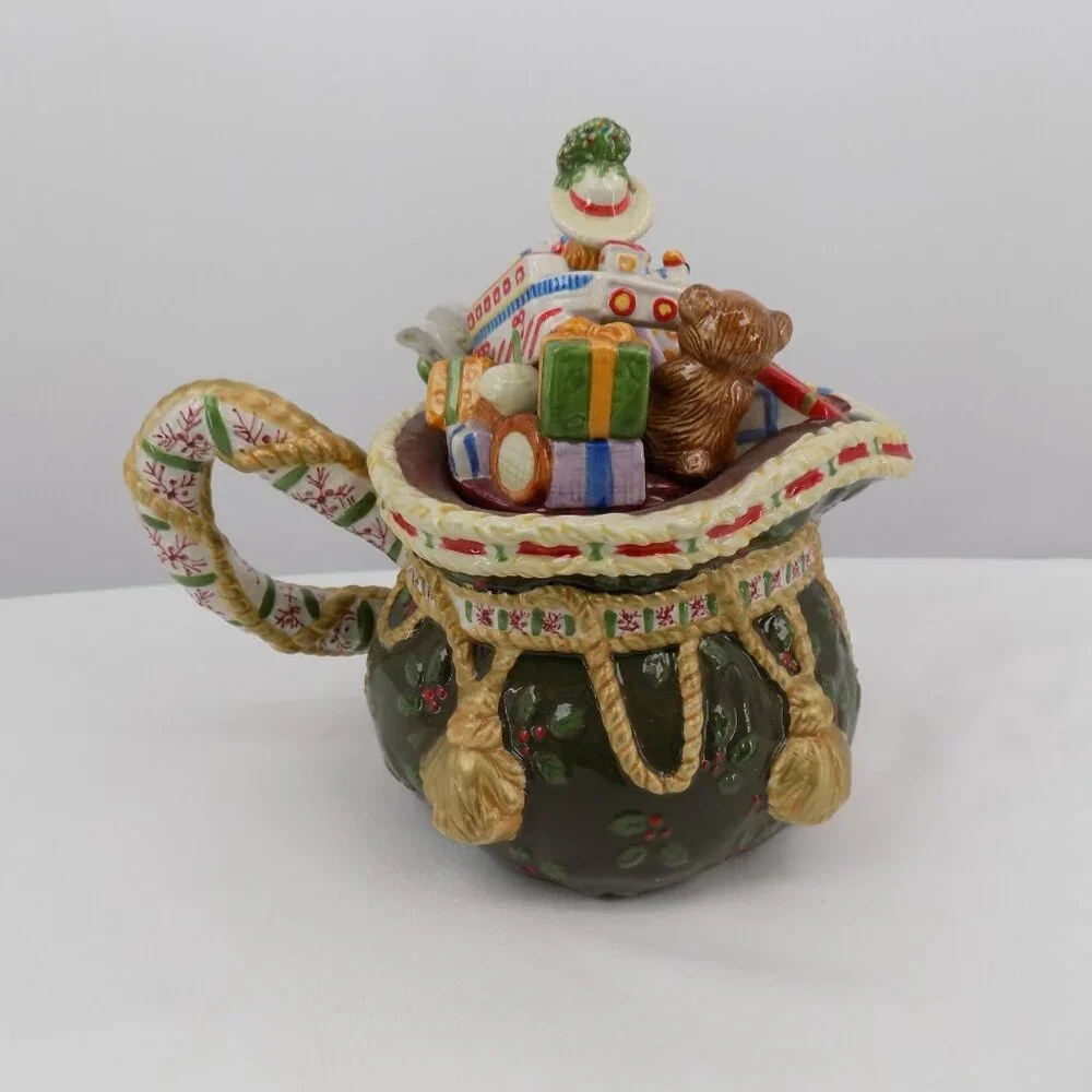 Studio Nova Woodland Holly Santa 7 1/2" 28 oz Figural Teapot with Lid No Box Vtg - Picture 3 of 10